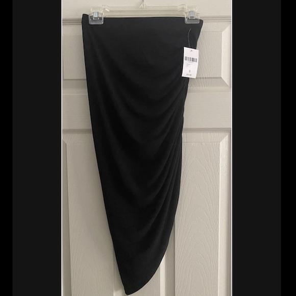 Asymmetrical black skirt sz small - Picture 1 of 3
